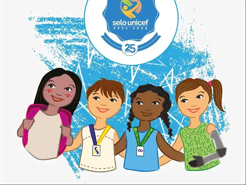 Municípios que recebem o Selo UNICEF melhoram mais em vacinas, permanência na escola e fortalecimento dos sistemas de proteção