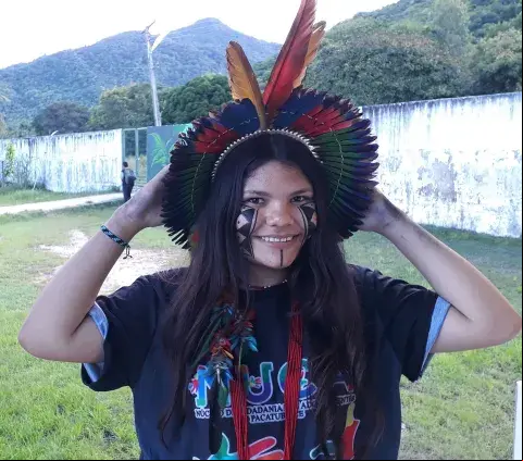 Adolescente Thais Silva convida adolescentes para o NUCA