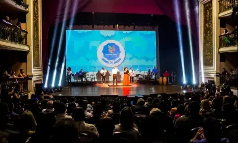 Teatro Arthur Azevedo ficou lotado para a cerimônia de certificação do Selo UNICEF 2021-2024